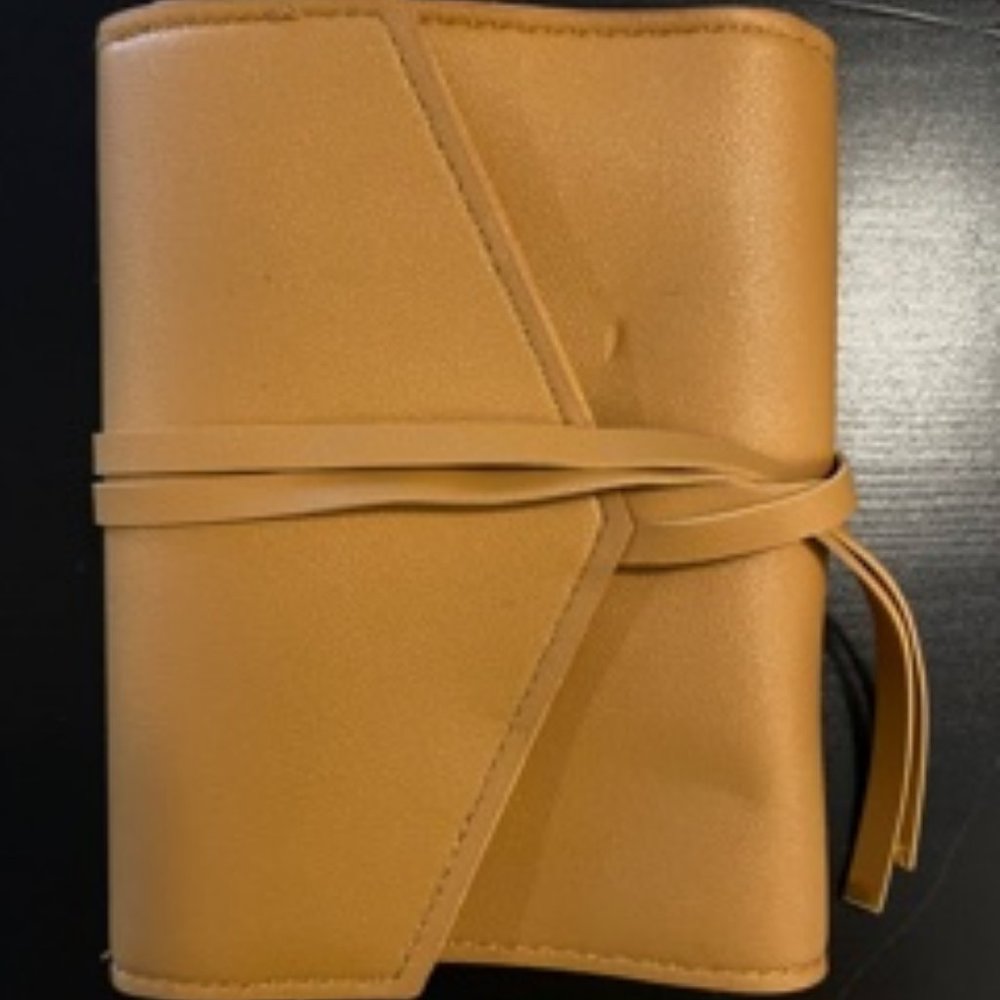 Glass Ladder & Co -  Katherine Tech Organizer Roll